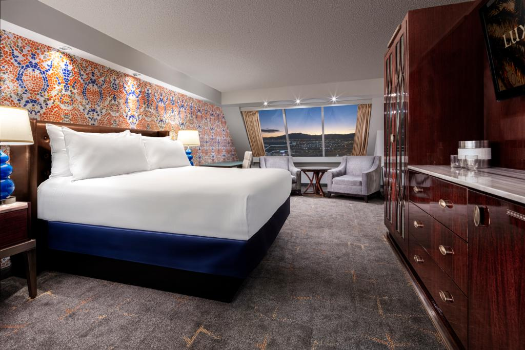 hotel room at the luxor