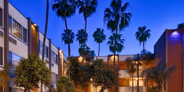 Best Western Plus Carriage Inn